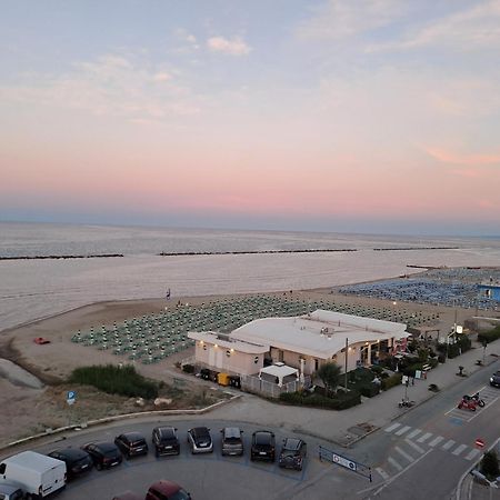 Attico Fronte Mare Apartment Martinsicuro Luaran gambar