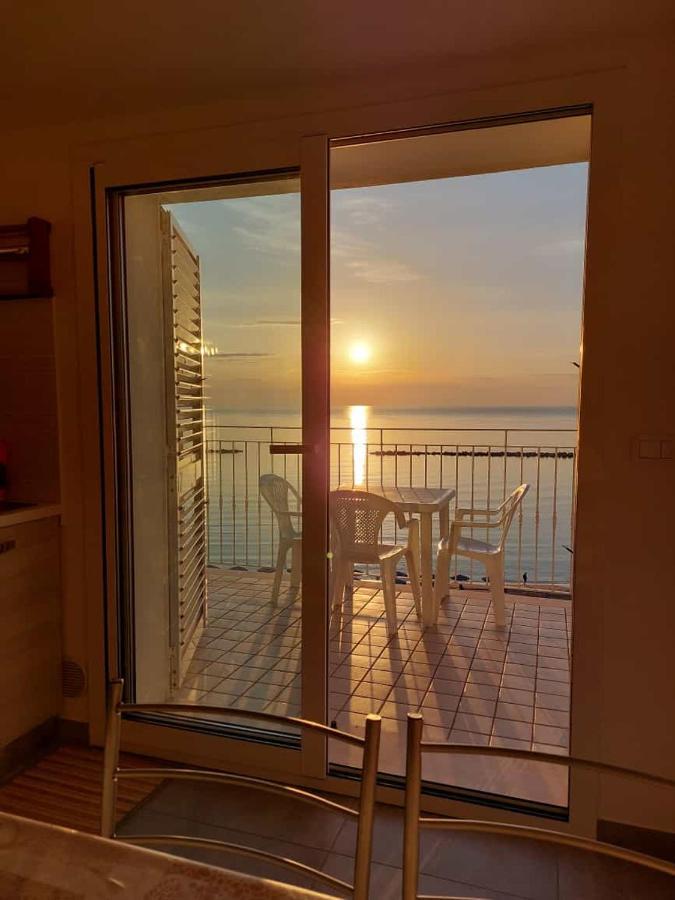 Attico Fronte Mare Apartment Martinsicuro Luaran gambar
