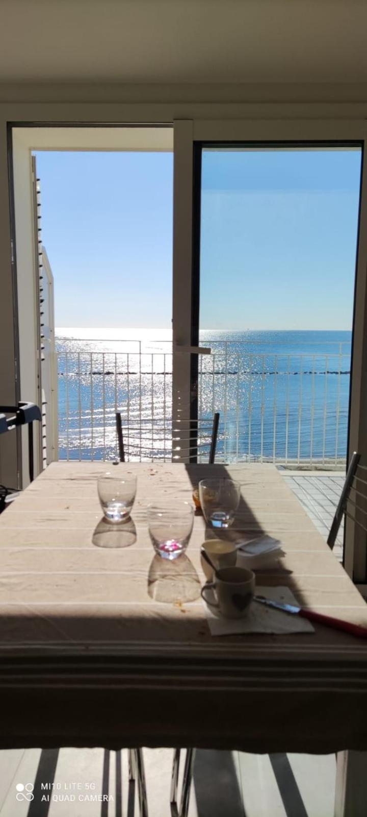Attico Fronte Mare Apartment Martinsicuro Luaran gambar
