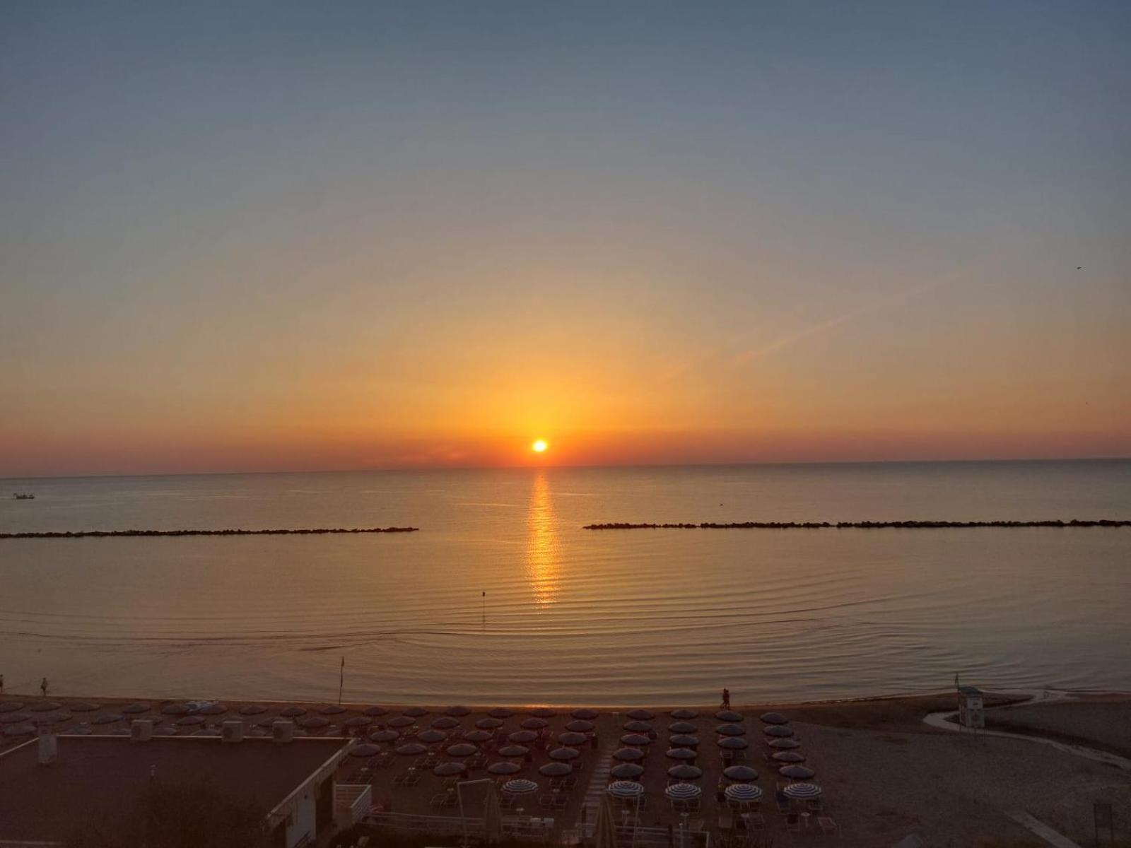 Attico Fronte Mare Apartment Martinsicuro Luaran gambar