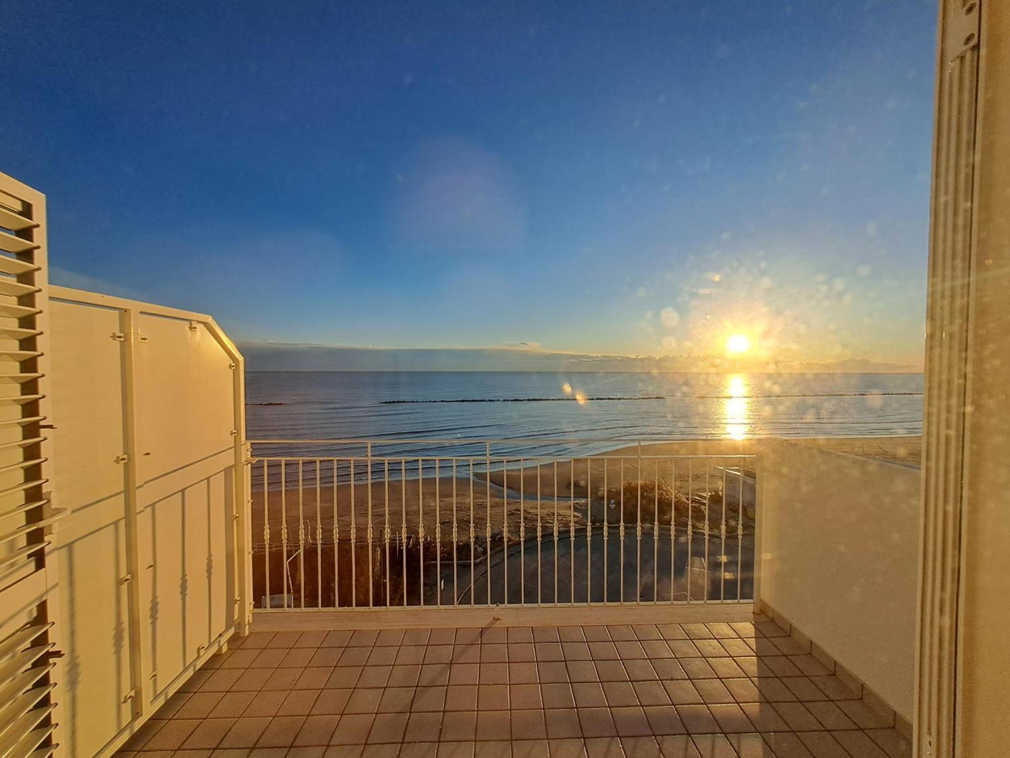 Attico Fronte Mare Apartment Martinsicuro Luaran gambar