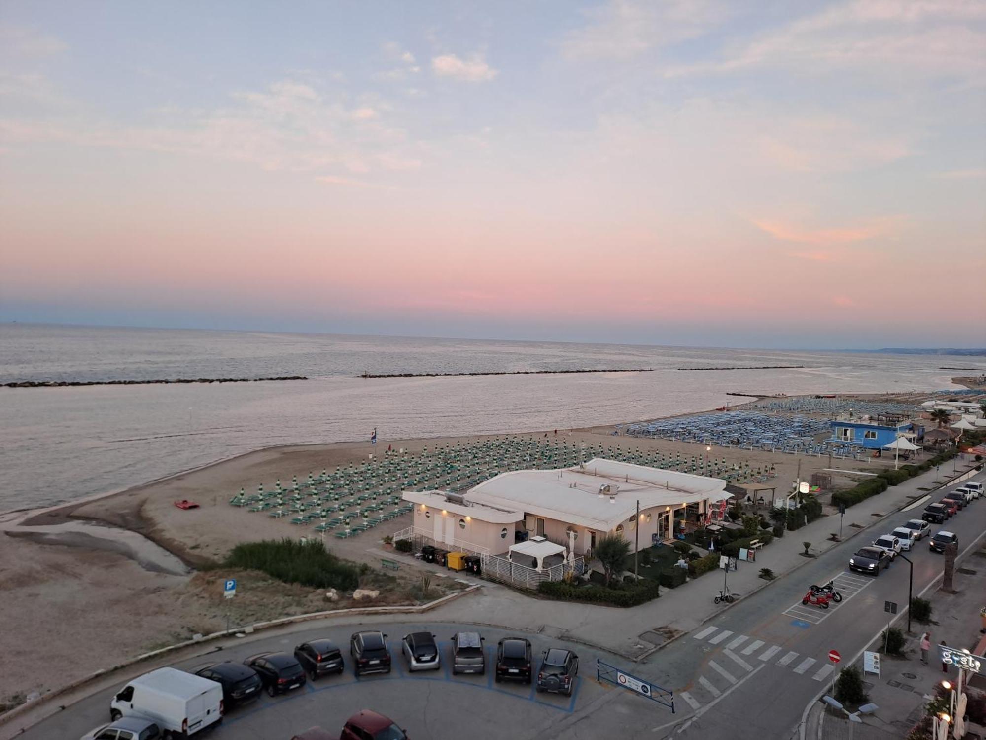 Attico Fronte Mare Apartment Martinsicuro Luaran gambar